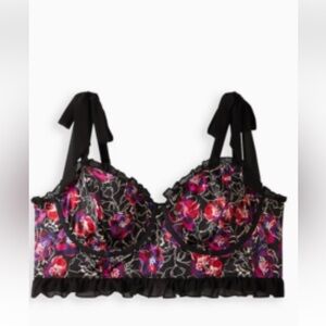 Torrid Floral Embroidered Black Bralette Underwire  Size 2/2X NWT